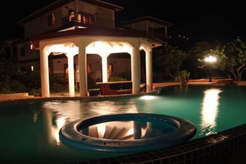 Robert'S Grove Beach Resort Placencia Exterior photo