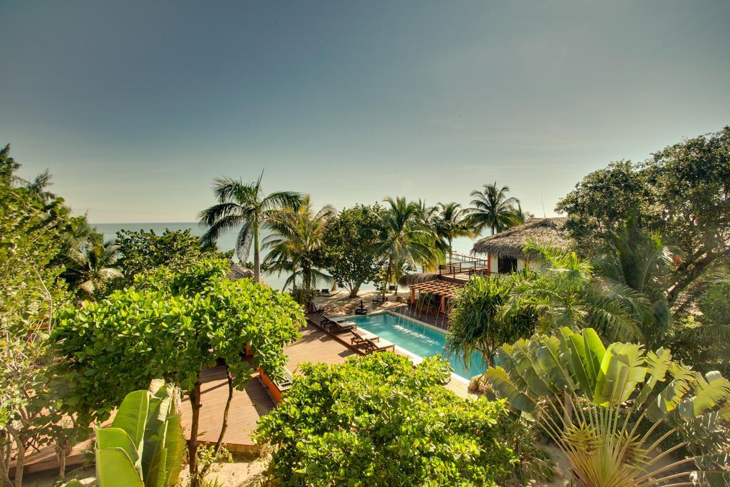 Robert'S Grove Beach Resort Placencia Exterior photo